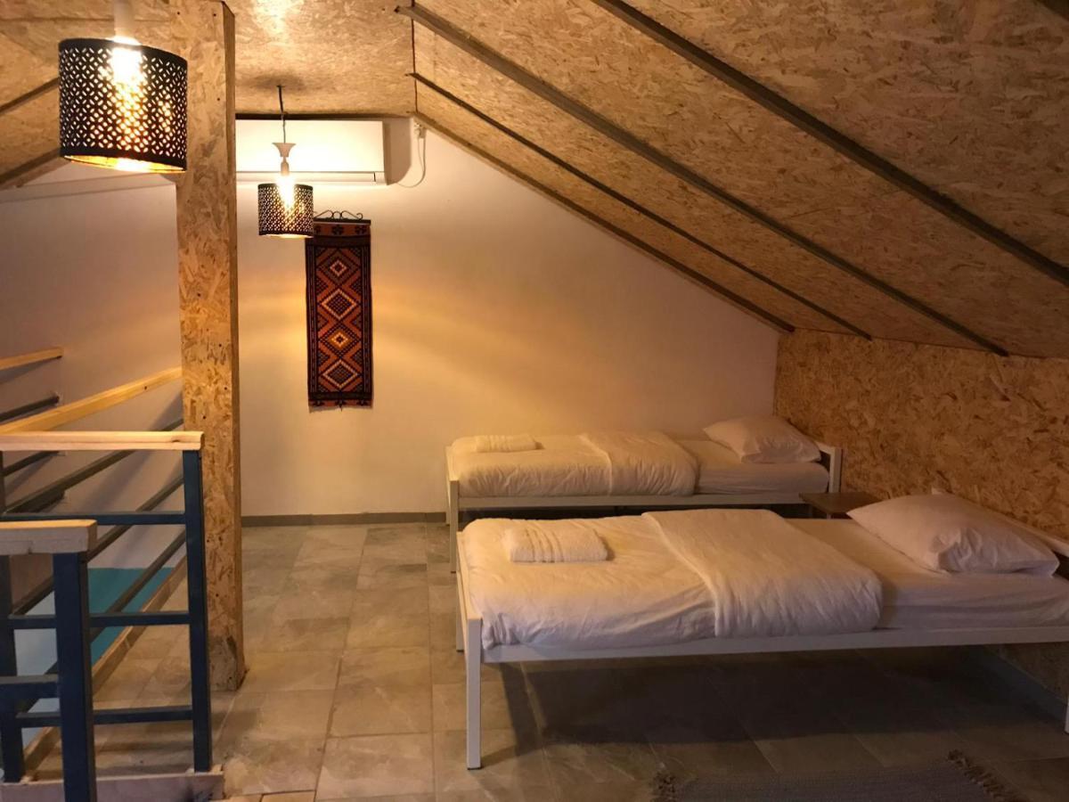 The White Hill Guesthouse Yeroham Dış mekan fotoğraf