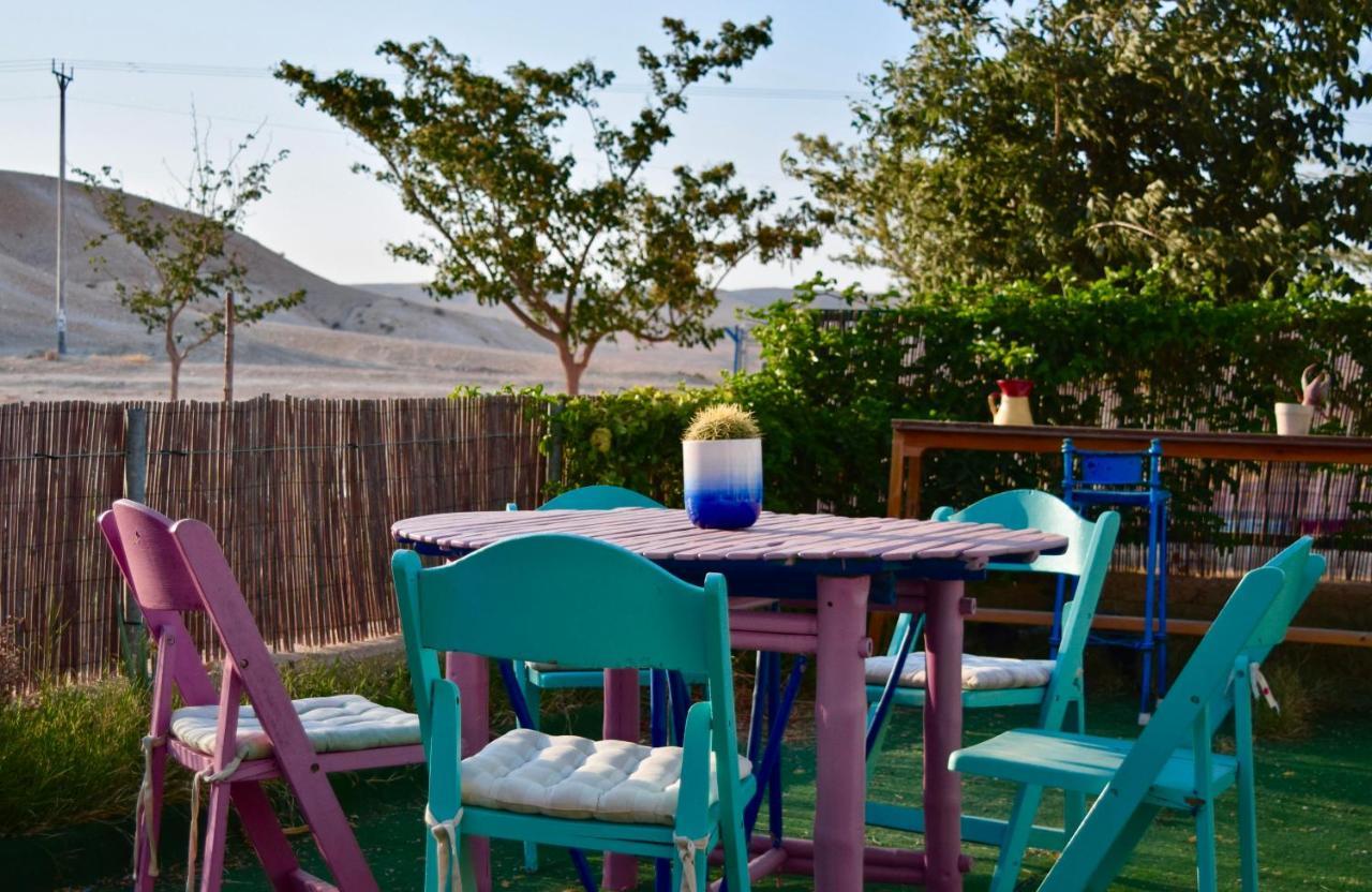 The White Hill Guesthouse Yeroham Dış mekan fotoğraf